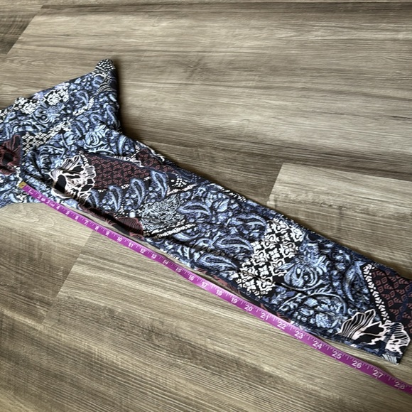 Athleta Patchwork Salutations 7/8 Yoga Athletic Leggings Size medium Tall women - Picture 4 of 7